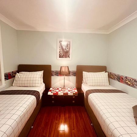 Spacious 6 Bedroom Holiday Home 15 Min Away From Melbourne Airport Sydenham Eksteriør billede