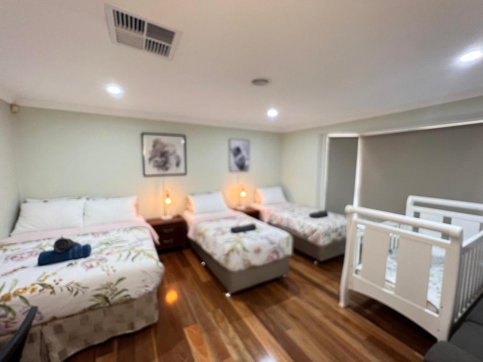 Spacious 6 Bedroom Holiday Home 15 Min Away From Melbourne Airport Sydenham Eksteriør billede