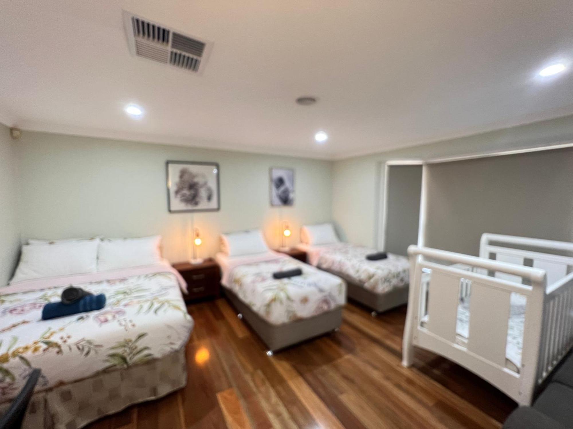 Spacious 6 Bedroom Holiday Home 15 Min Away From Melbourne Airport Sydenham Eksteriør billede