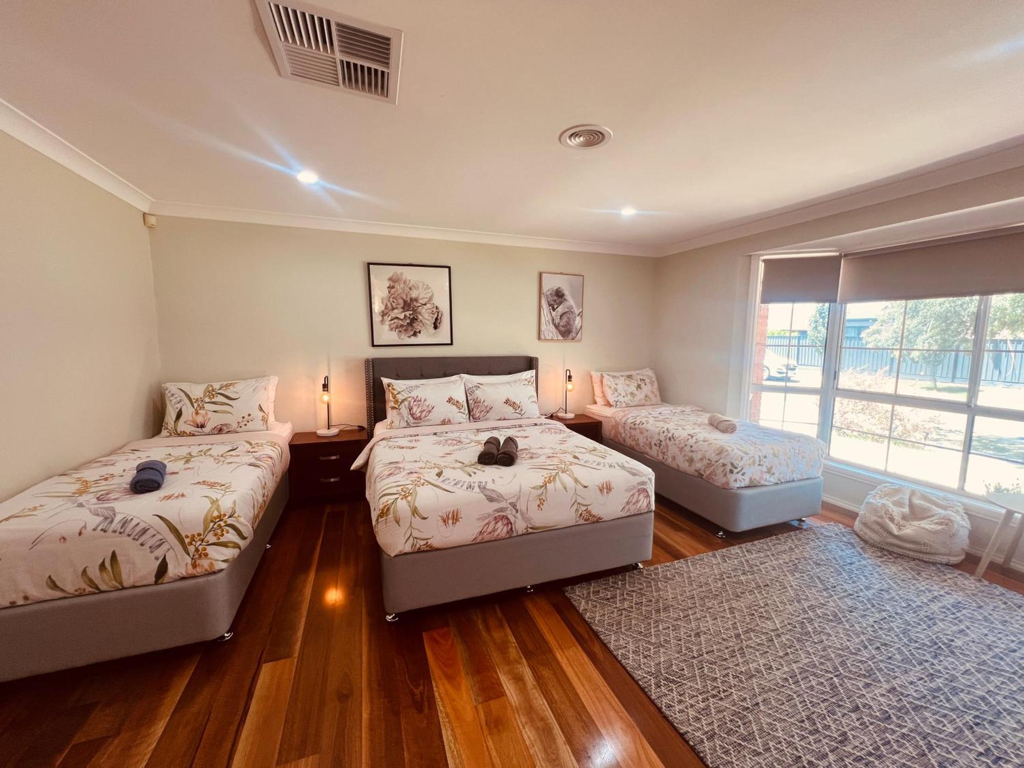 Spacious 6 Bedroom Holiday Home 15 Min Away From Melbourne Airport Sydenham Eksteriør billede